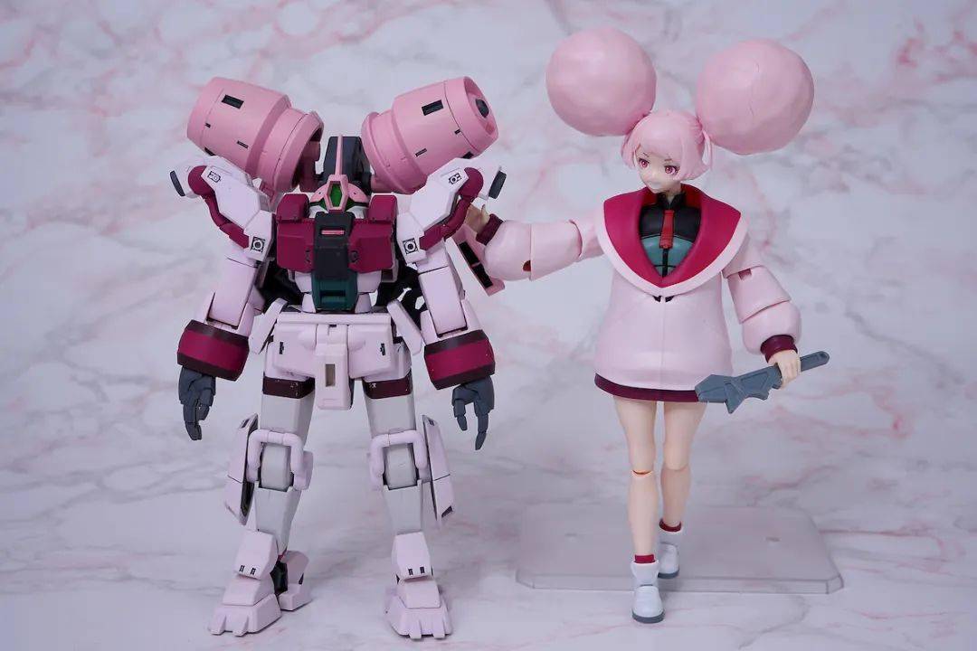 frs雀雀头顶这两个粉红团子被玩坏了……_公众_模型_来稿