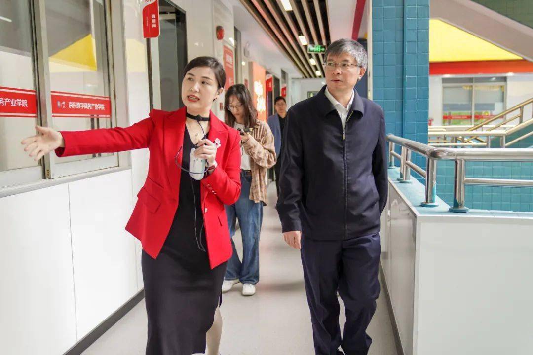 国家人社部,省人社厅及央媒一行到我校考察指导_广州市_三都_就业