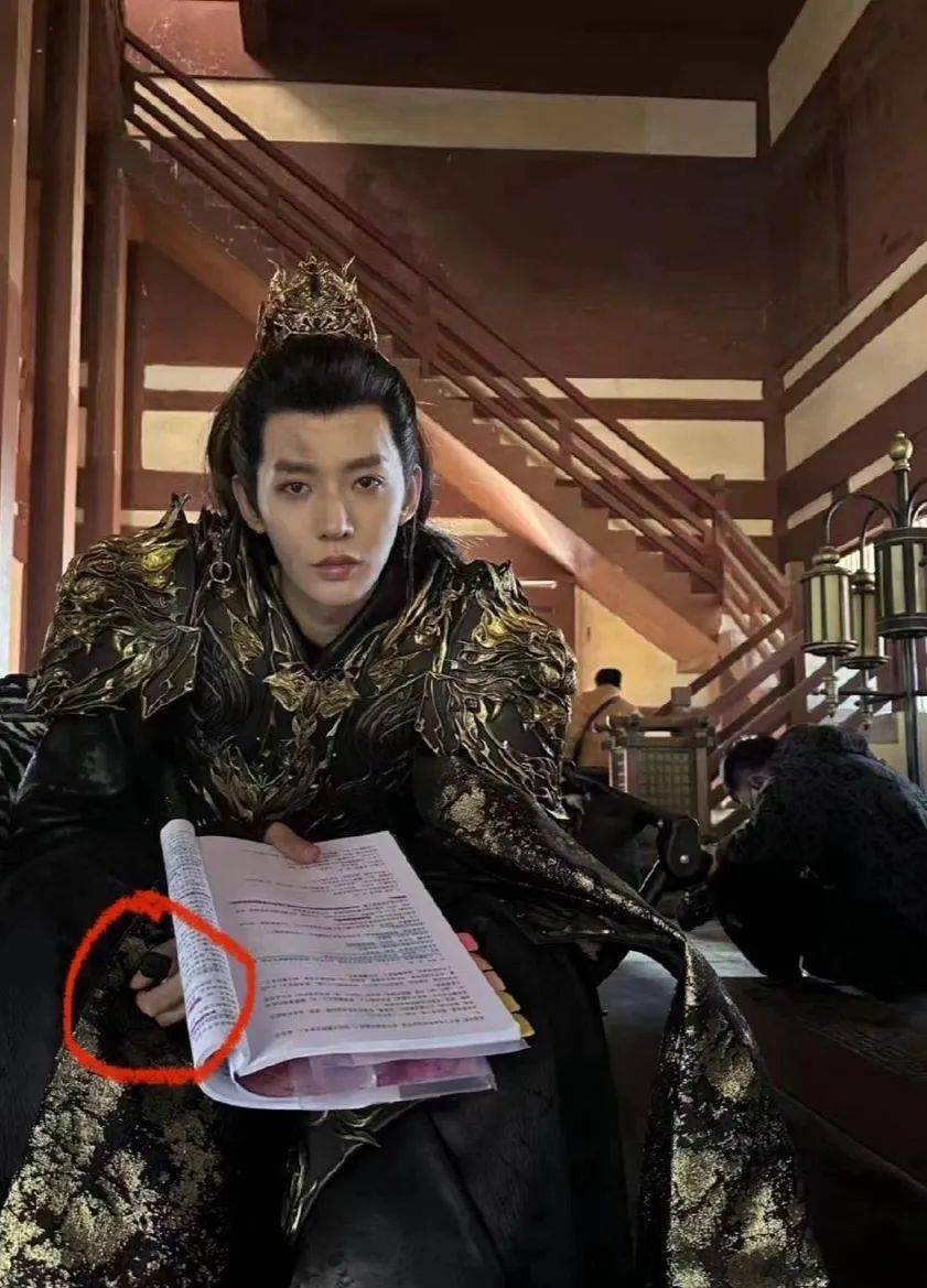 大张伟私生子曝光?刘昊然周冬雨分了?王鹤棣加入nba?刘雨欣移民?