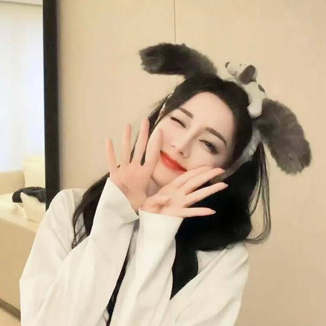 迪丽热巴狗耳朵开工造,自拍合集更新2024,多多见面期待新剧_玫瑰_利剑