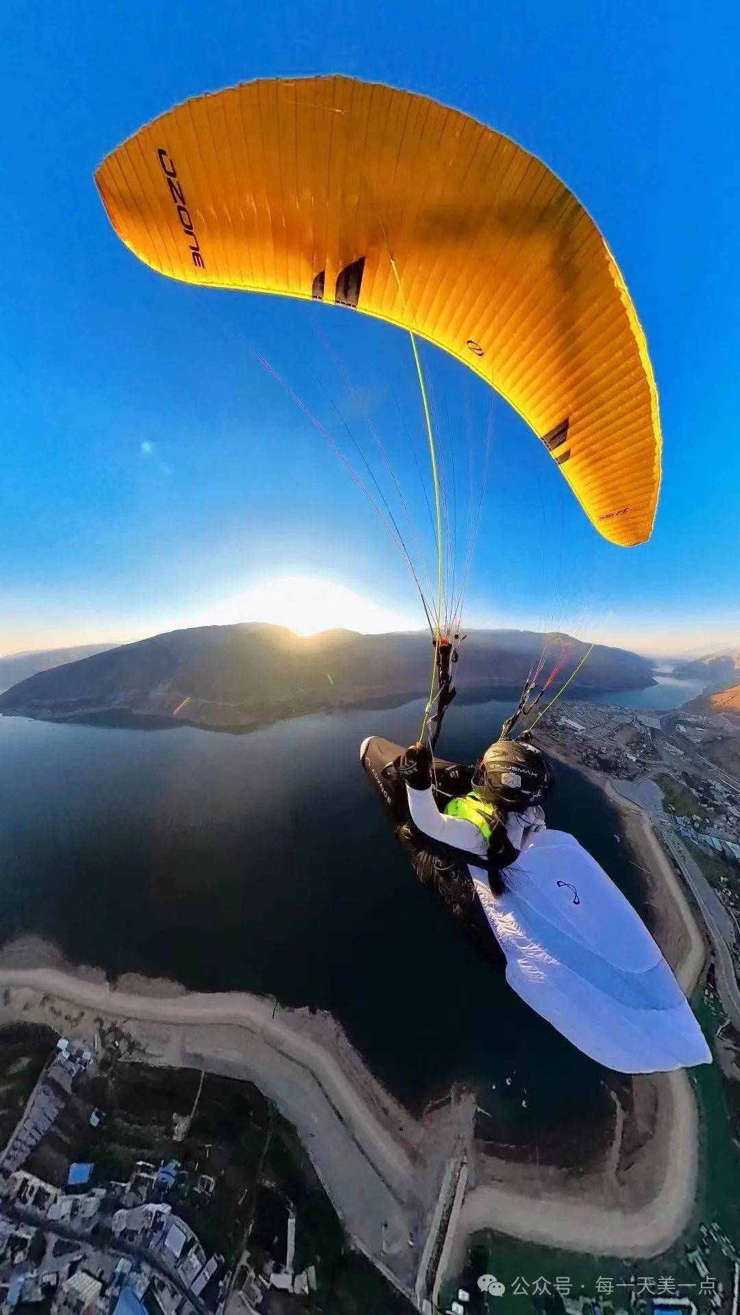 巧家江畔,伞舞云天_运动_滑翔伞_飞行