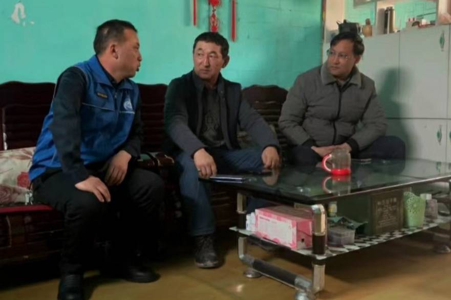 入户检查 (李俊欢 摄)庆阳湖乡利用乡村大喇叭,微信