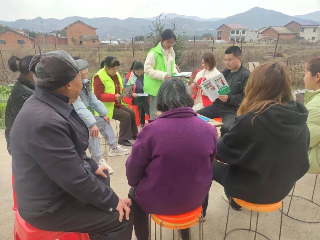 醴陵市李畋镇:屋场围坐话禁毒,共建美丽无毒幸福村_毒品_村民_危害