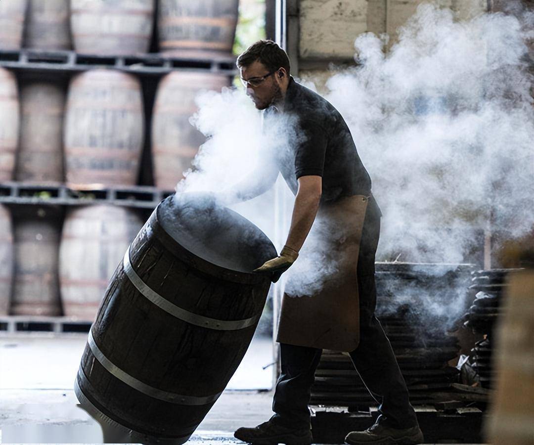 除了泥煤味,这些独特的味道也被揉进了威士忌里_石楠花_风味_皮革
