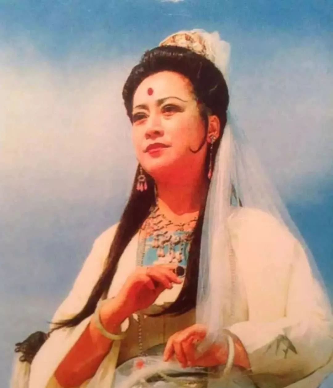 "国家一级演员"左大玢:演了观音菩萨后,身上怪事不断!至今解释不清.