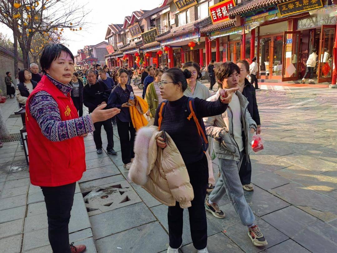 志愿服务 | 曲阜市:志愿服务传温情"最美圣城"同守护_游客_社区_阙里
