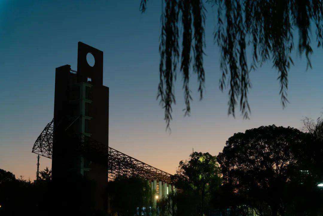 我最爱的杭电一角_校园_绿色_角落