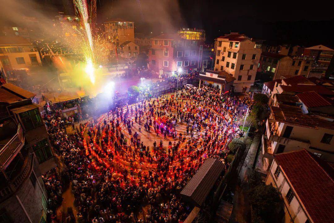 义乌最全迎龙灯时间表来了!今晚在…_文化_礼堂_余村