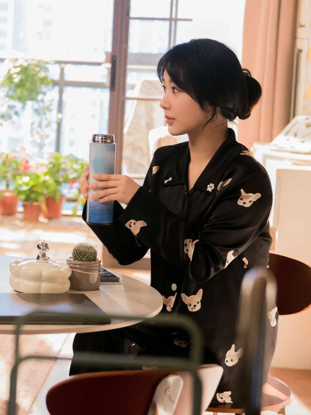 1,990 rmb品牌:thebeast野兽派黑色菱格纹小狗睡衣套装另外一套皮卡丘