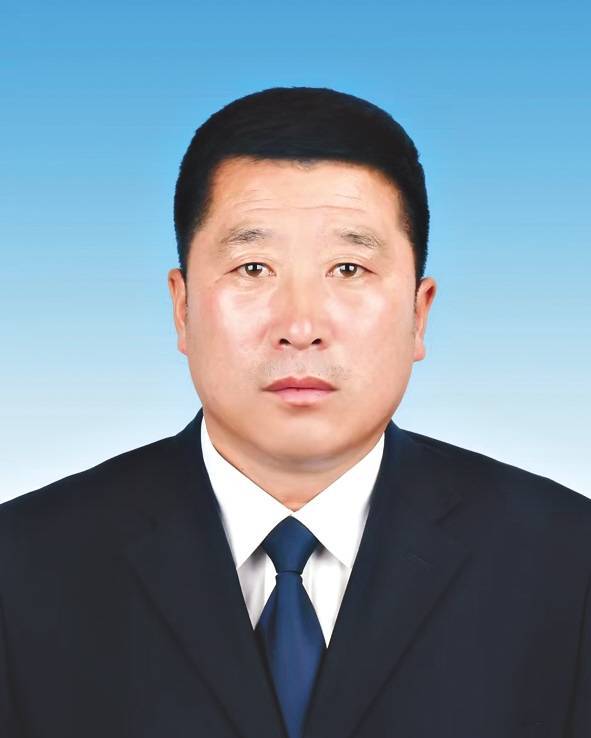 马 刚绥化市青冈县马玉祥纪念馆文物保管员2021年底,马刚成为了青冈县