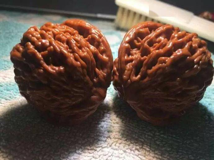 比真核桃还贵的"假核桃"长什么样?_文玩_雕刻_纹路