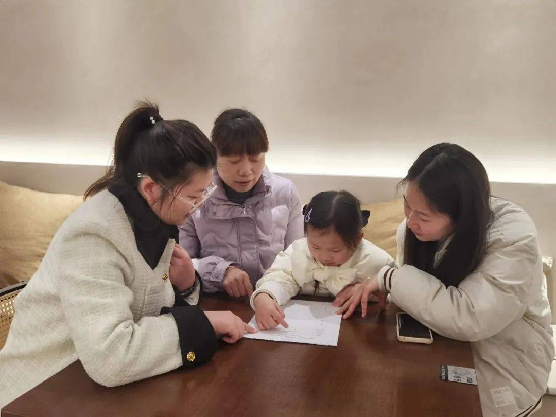 以情育人——泰州市城东附幼鼓楼园开展"润心"家访活动_家长_幼儿园