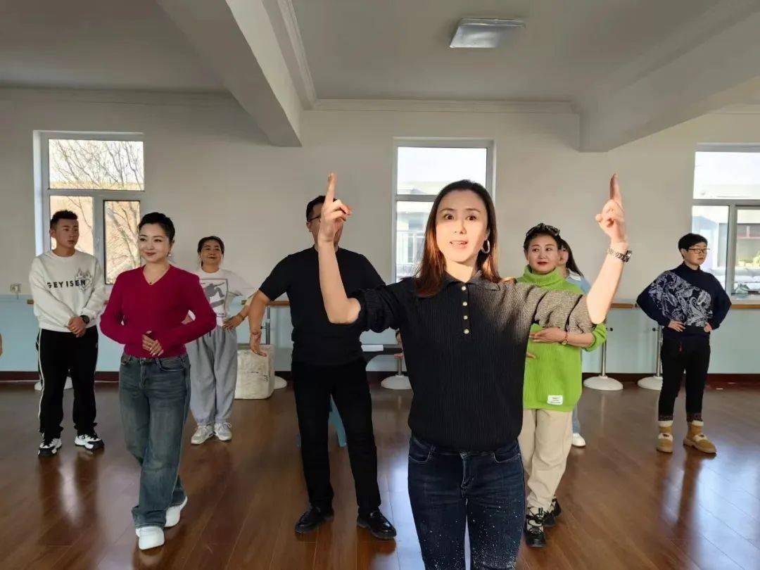近日,在阳高县新闻中心小周的带领下,记者一行前往阳高县二人台剧种传