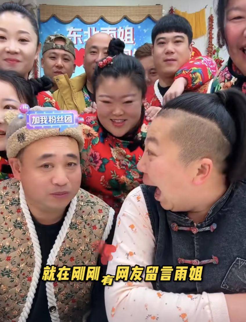 她被称为"战狼版李子柒",砌猪圈,焊狗笼,一人扛起半扇猪,把老公养成"