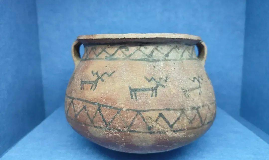 卡约文化大角盘羊纹双耳彩陶罐青铜时代青海市海东市循化县阿哈特拉
