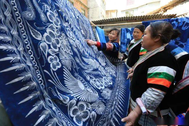 织金苗族蜡染:深沉悠远的沉静之美_织金县_图案_工艺品