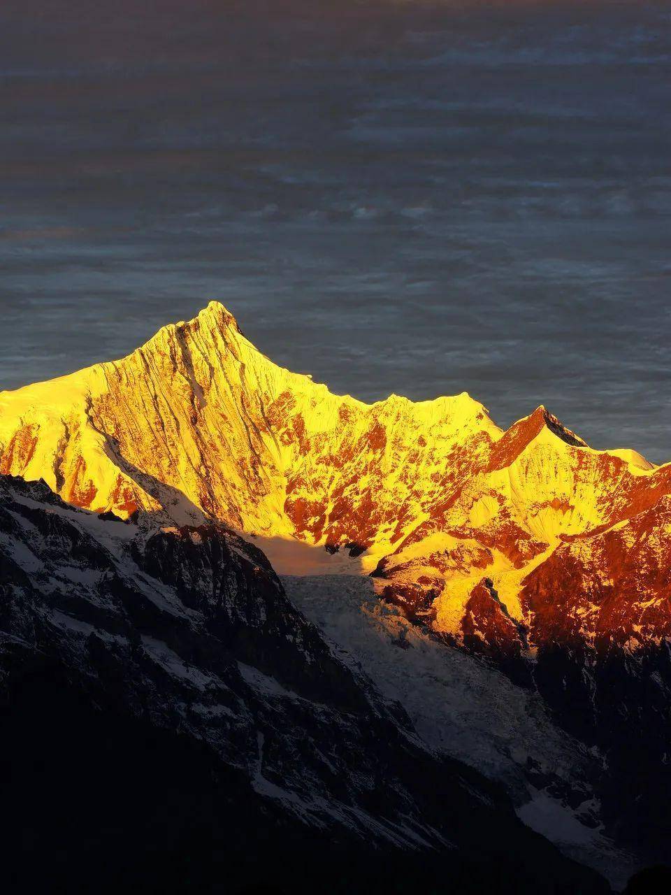 雪山_桃花_湖水