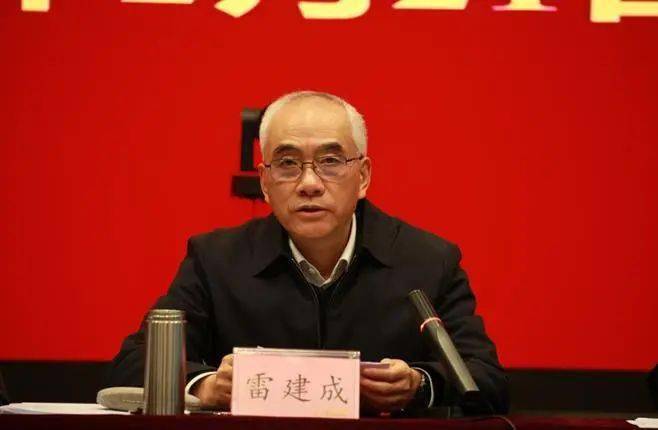 党组成员,副局长余书明主持仪式,党组成员,副局长江小林,杜斌,党组