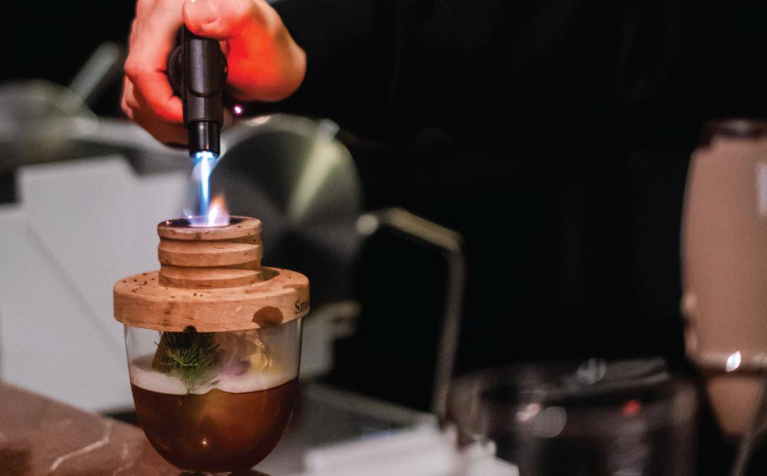 只用十天,他们为lv开出一家跨界酒吧_hide&seek_客人_合作