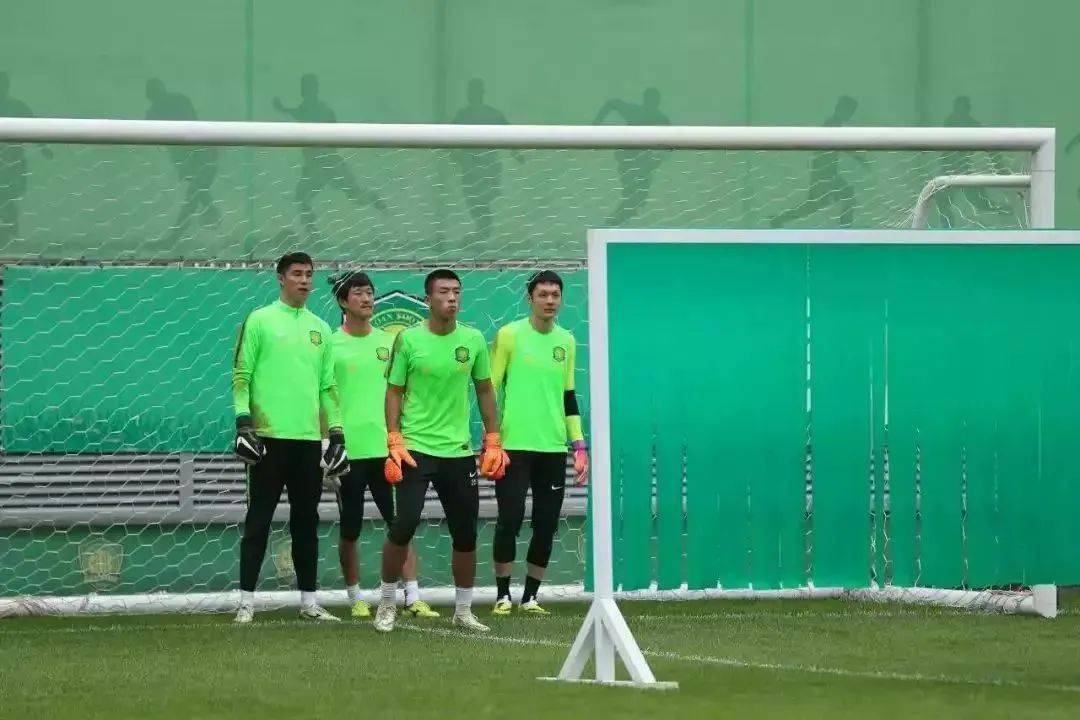 2018年国安大名单报名了5名门将,分别是侯森,杨智,郭全博,张岩和