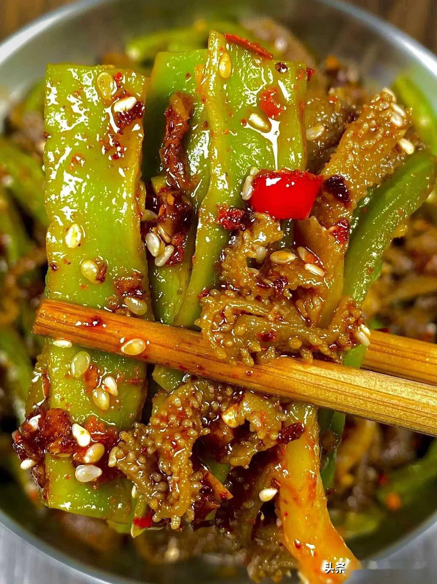 待客上桌必抢光的4道凉拌菜,营养又好吃,下酒又