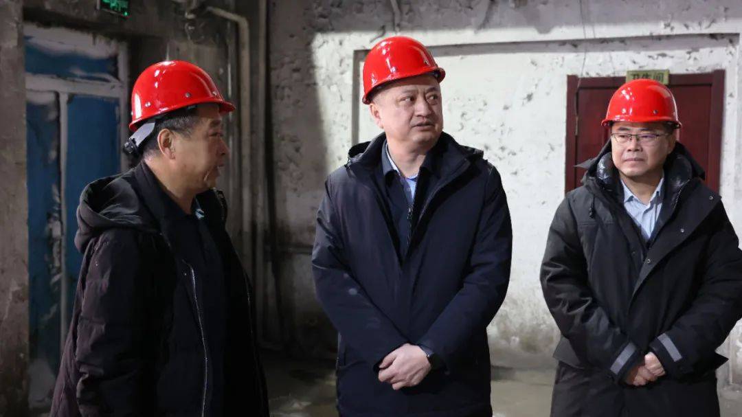 图强林业局看望慰问坚守工作岗位的干部职工_供暖_中心_刘健