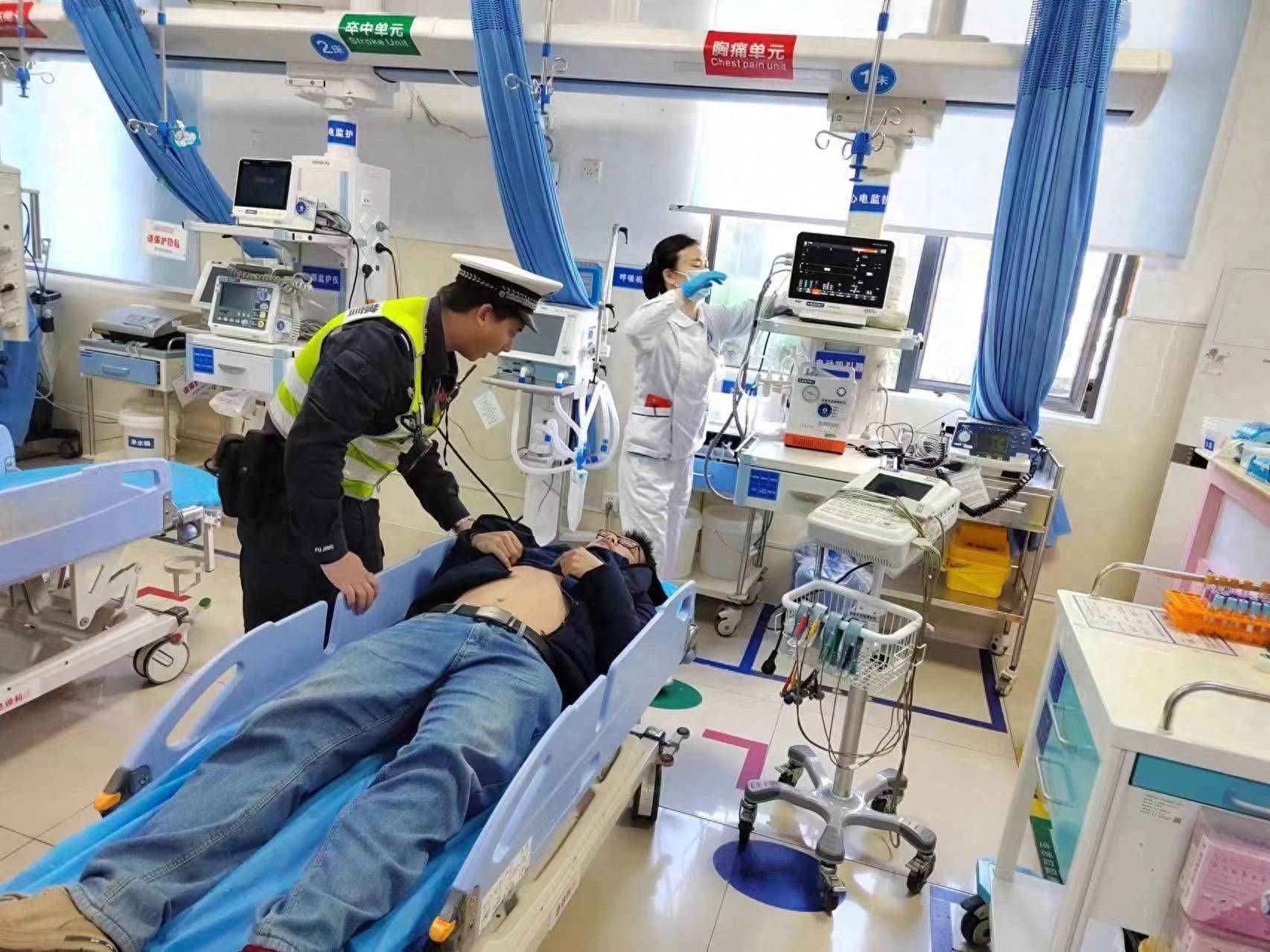 司机高速路上突发心梗,深圳交警用警车开道救回一命_吴皓琦_袁野_情况