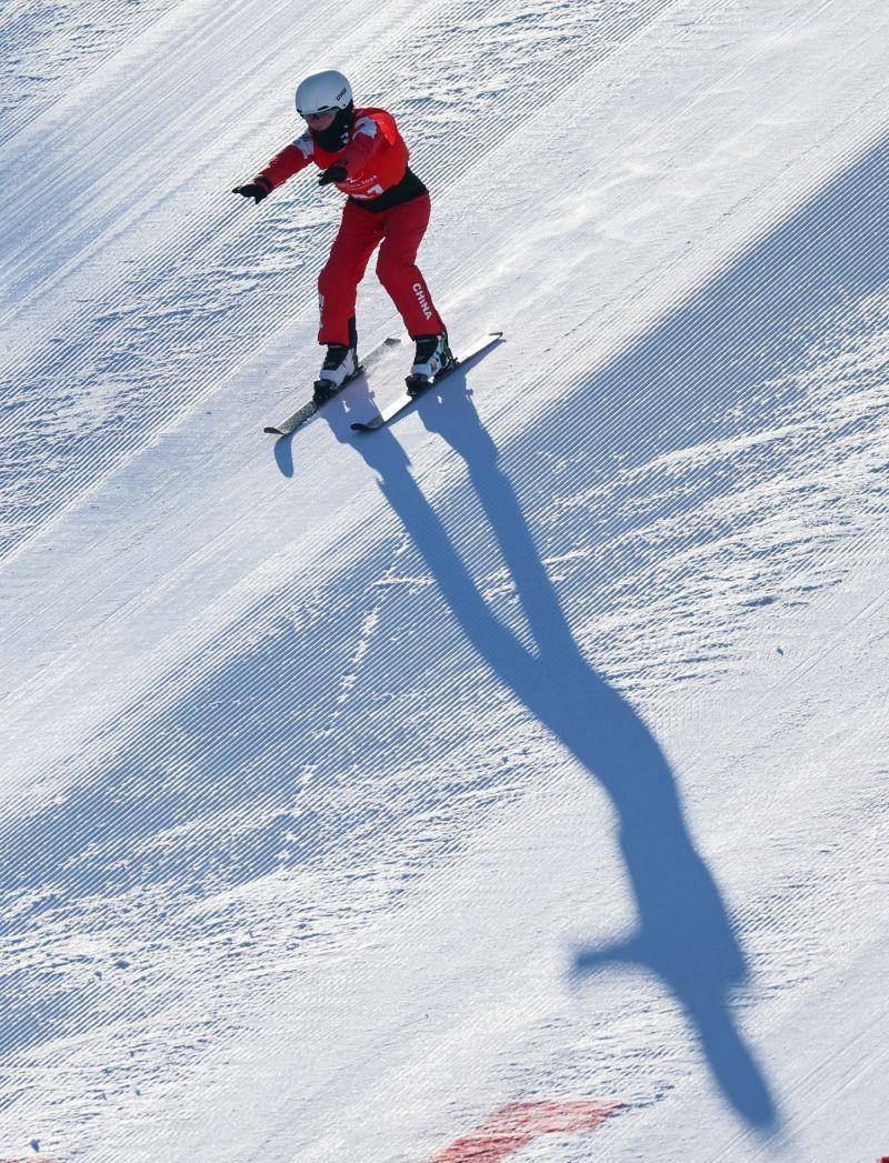 自由式滑雪青年组空中技巧比赛 河北队连夺两金两银