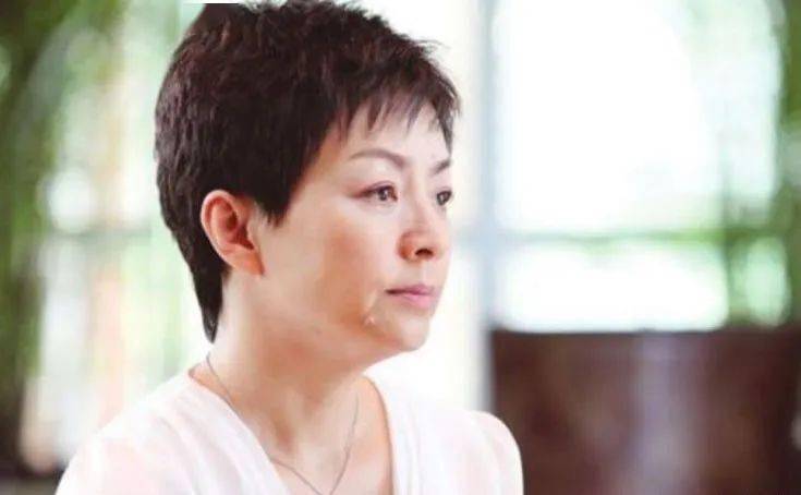 宋丹丹不再隐忍,揭开倪萍20年遮羞布,两个人断交原因到底是什么_因为