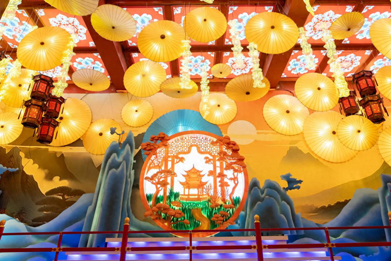 演出_游客_烟花