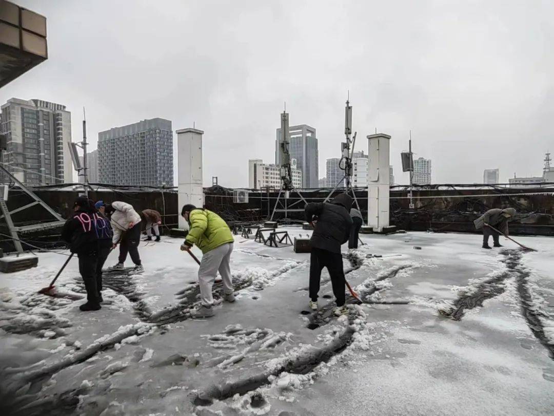 还有重要出行信息↓_雨雪_全线_北至