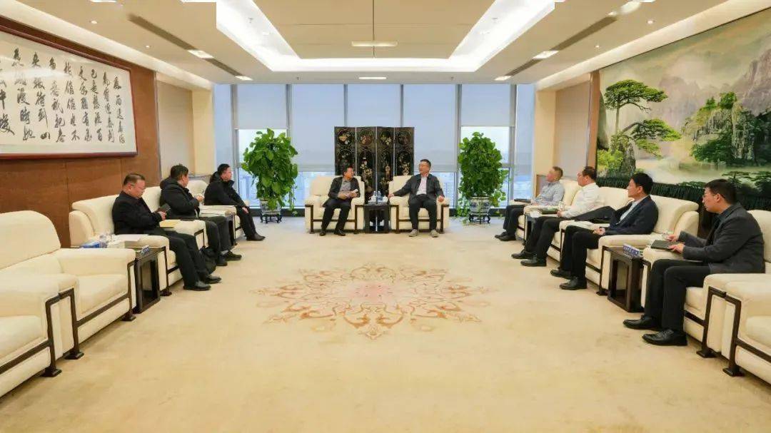 2月20日至21日,旗委书记高怀京赴北京市拜访北京能源集团有限责任公司