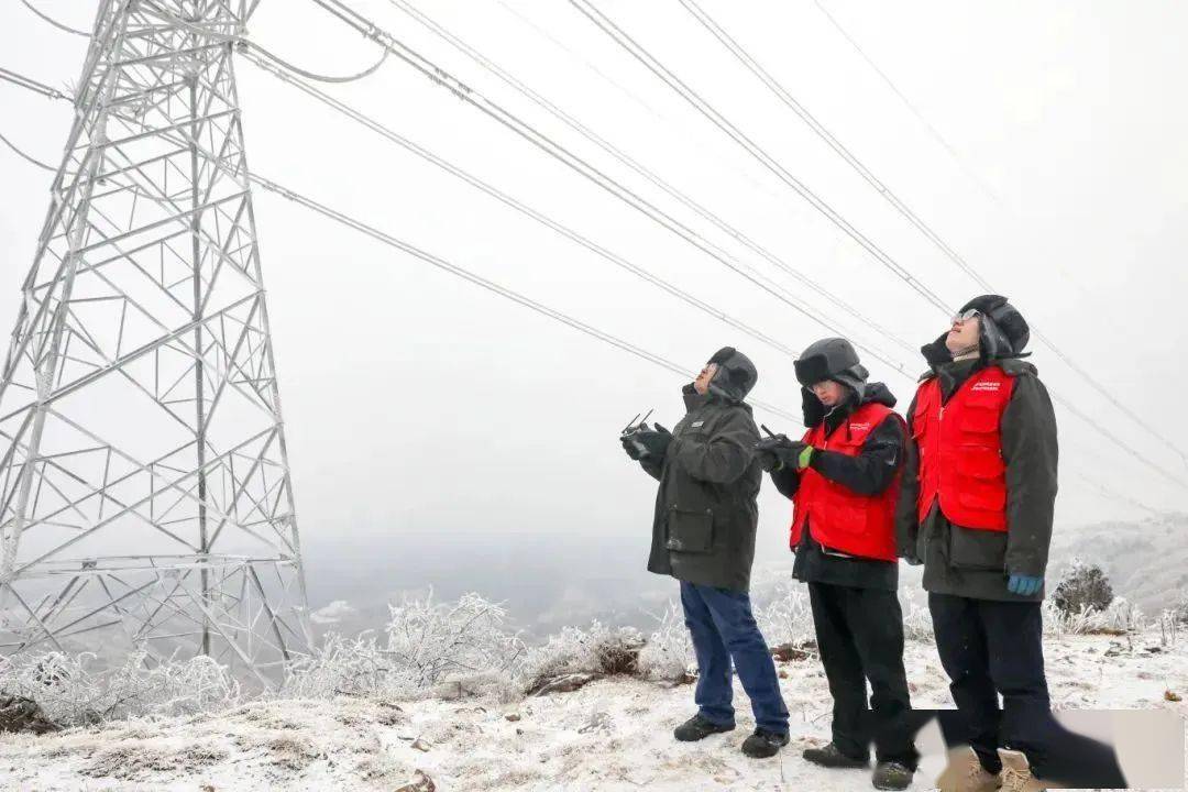 中國電力報:戰風斗雪 致敬風雪逆行人_國網_線路_保障