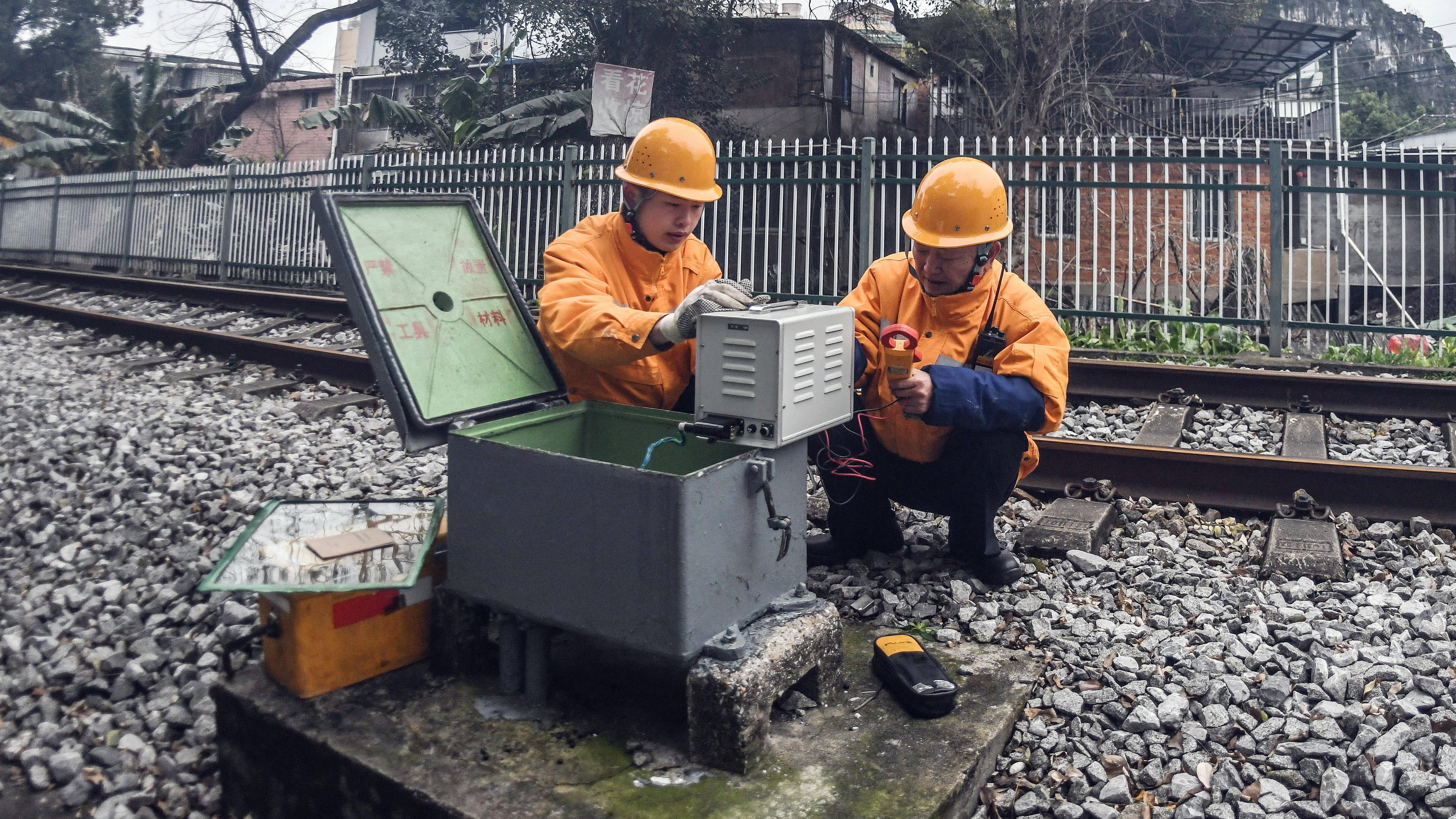 林向阳:42载坚守信号岗位,59岁难舍春运情结_设备_铁路_道岔