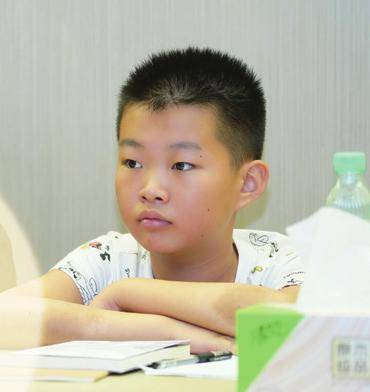 "一篇文章,把我的孩子从盲盒深渊里拉了出来_语文_七彩_栏目