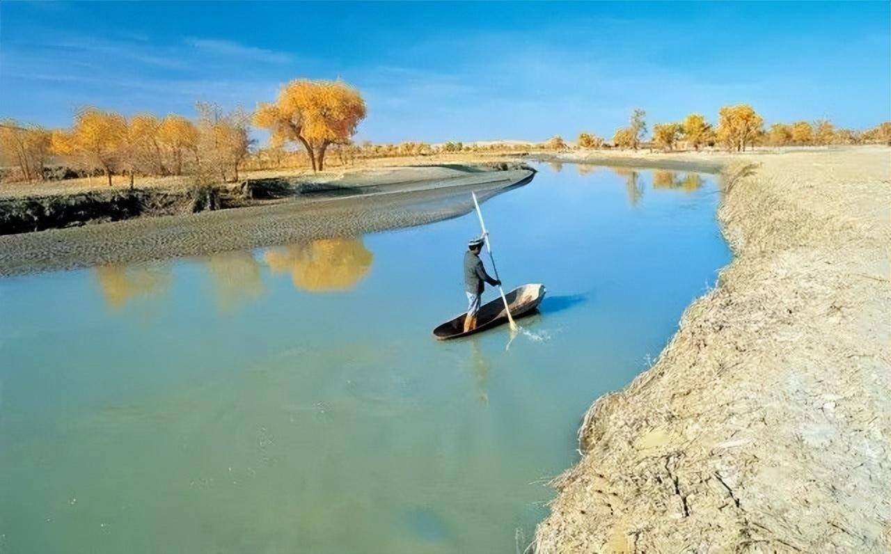 如今这里修建了很多罗布人特色的建筑,已经成为一个颇有名气的旅游区.