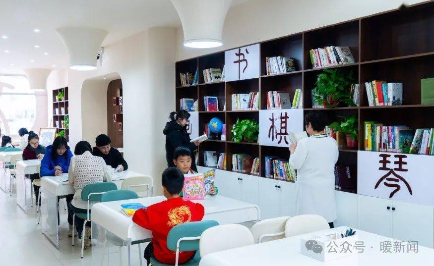 全市首家67"24小时不打烊暖城书吧"启用!位置→_服务_街道_文化