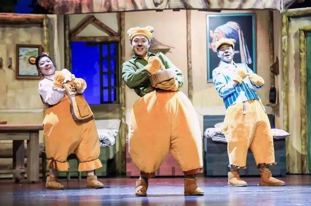 本剧的作词anthony drewe与作曲george stiles是伦敦