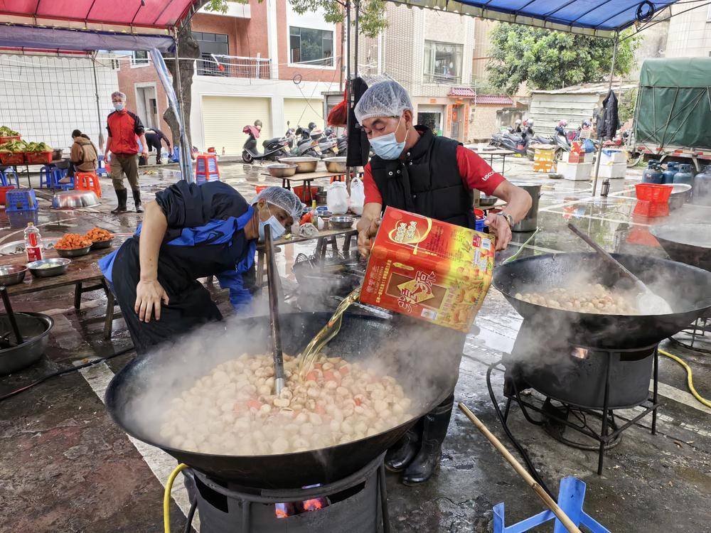 佛山容桂举行"饮灯酒"活动_顺德_村民_马冈
