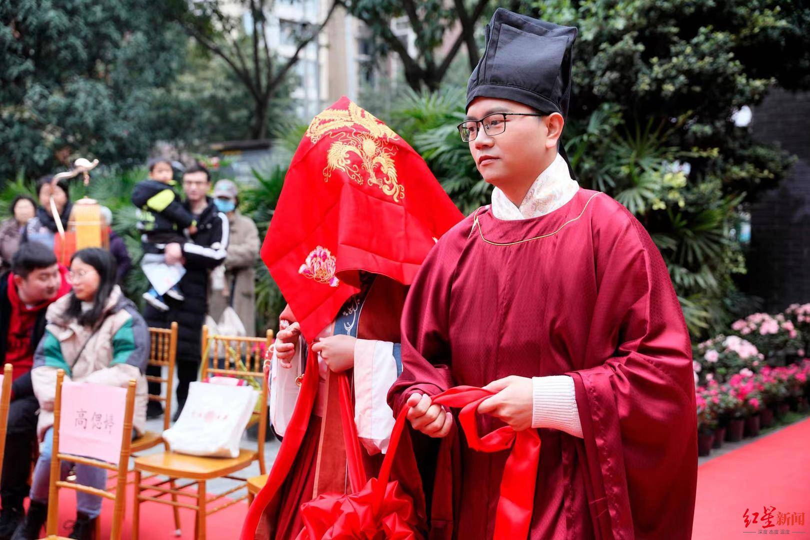 合卺礼,插簪礼……这场元宵节里的中式婚礼"齁甜"_新人_武侯区_仪式