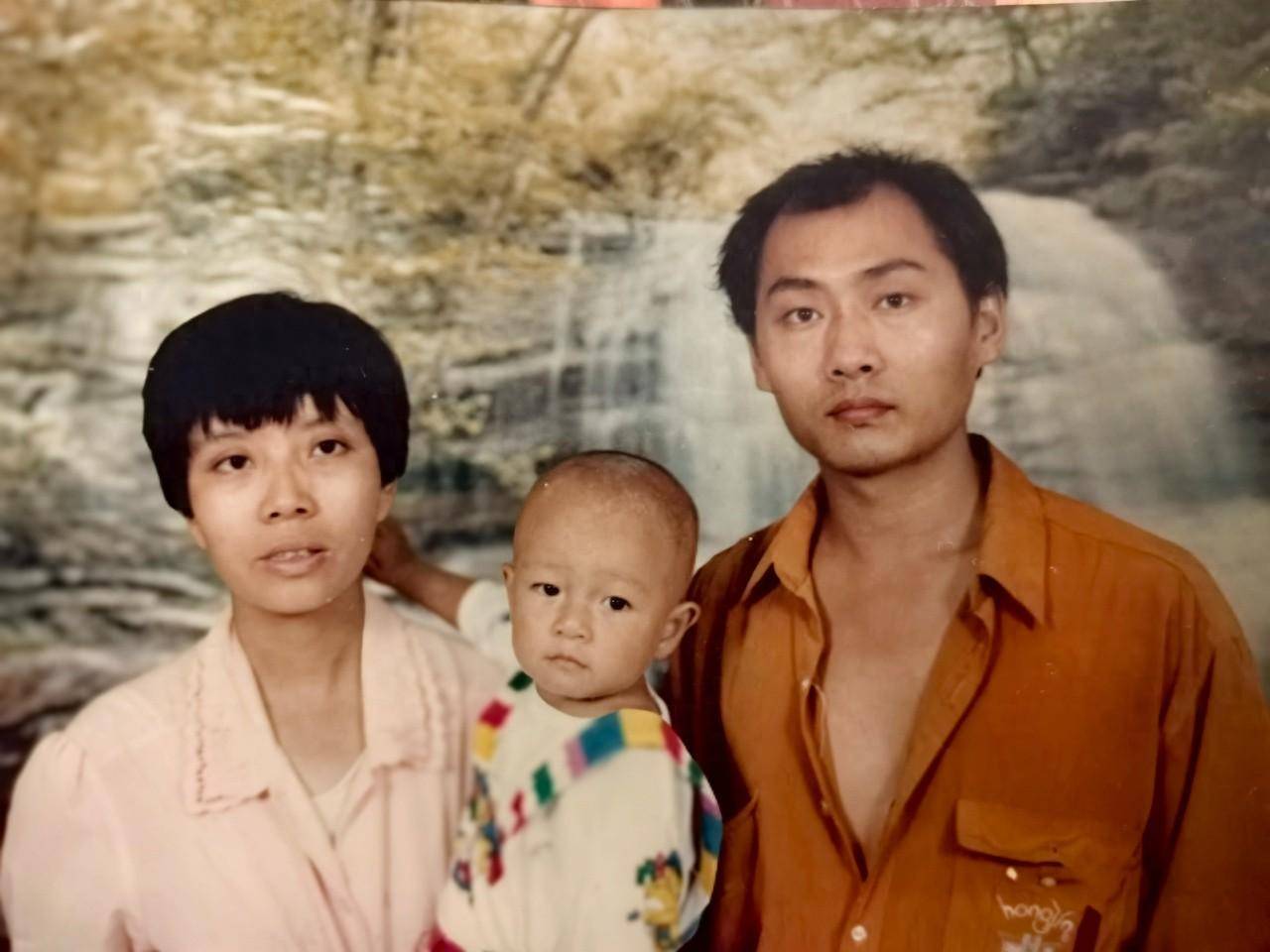 跨越2000公里的"全家福"_郭晨_工作_父亲