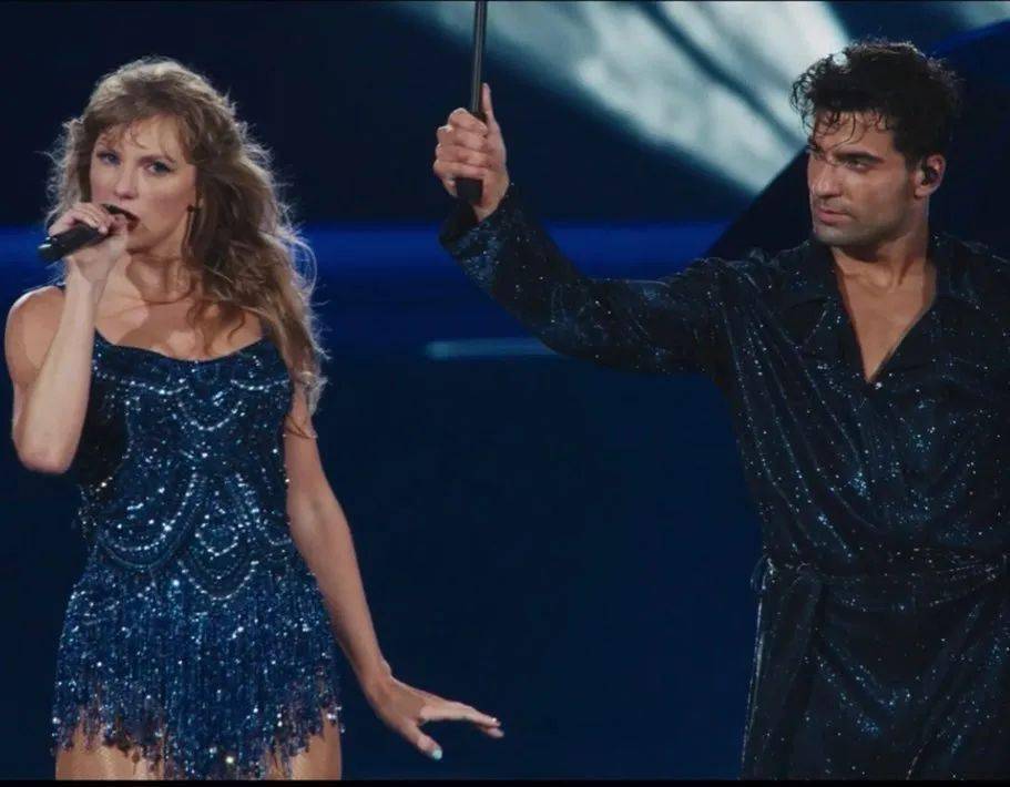 taylor swift 时代巡演的伴舞因长相帅气肌肉身材出圈!