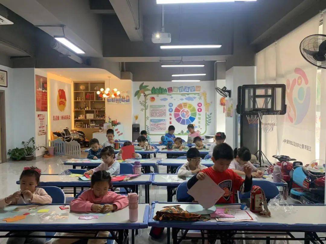 三亚共青学园寒假公益托管班:爱心汇聚,成就孩子快乐成长之旅!
