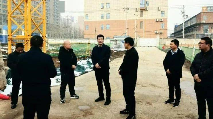 眉县教体局局长黄武奇来眉县中学检查指导2024年春季学期开学工作