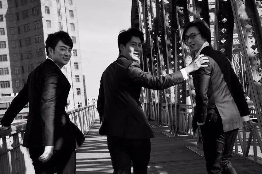 余笛(上海戏剧学院),王志达(上海大学)组成的"力量之声"组合,还有青年