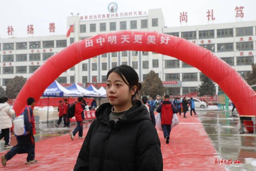 田家炳中学校花图片