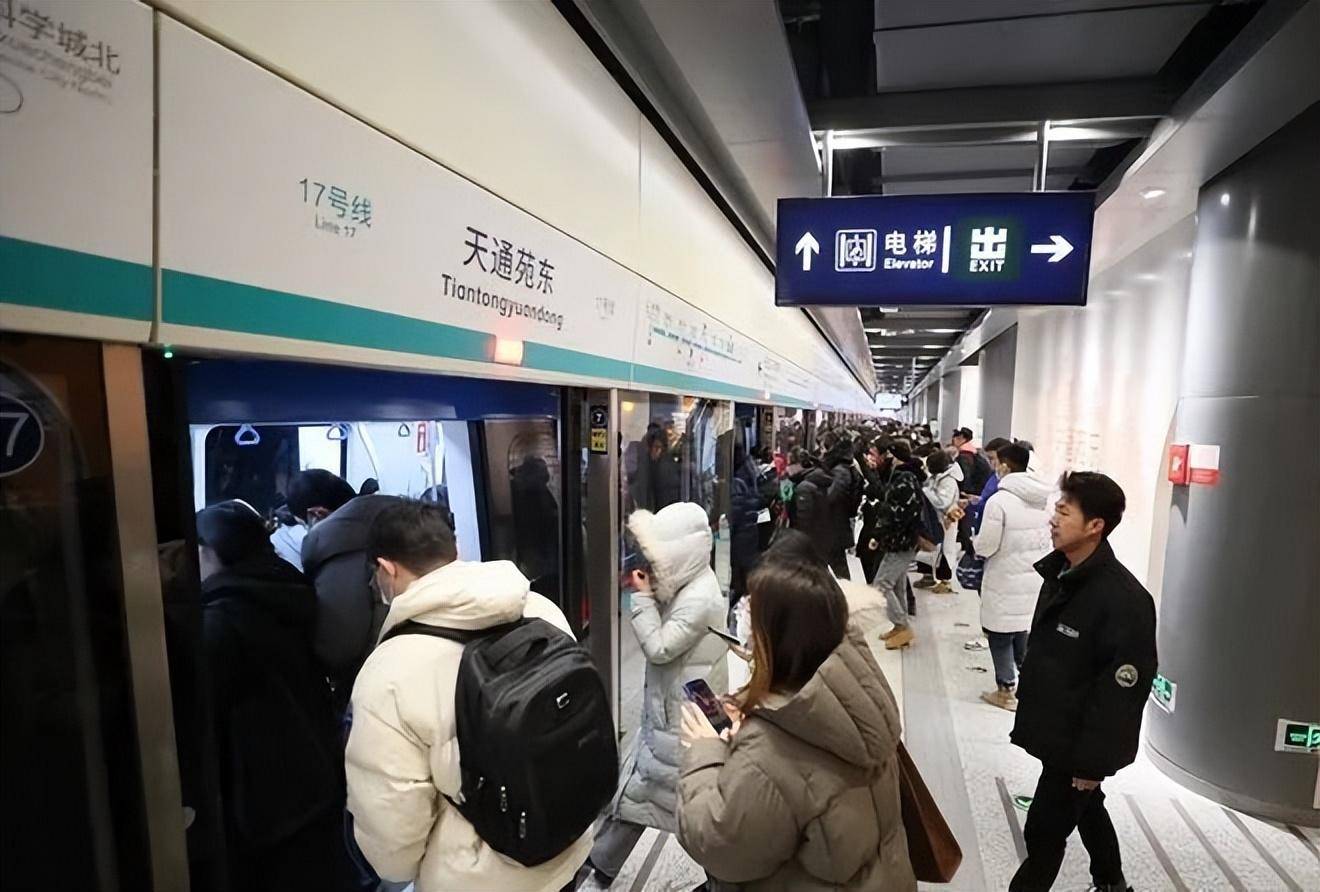 增加天通苑北,沙河等大客流车站以及平安里,海淀黄庄等学校周边车站