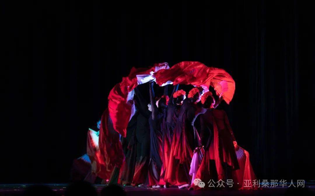 溯流而上,沉鳞竞跃——2024亚省春晚舞蹈《溯·跃