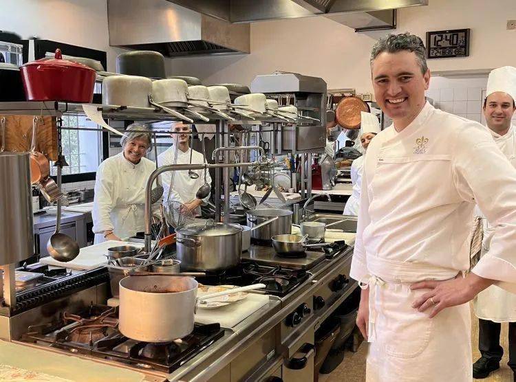 首位摘下米其林三星的意大利女主厨nadia santini:来自厨师世家的"