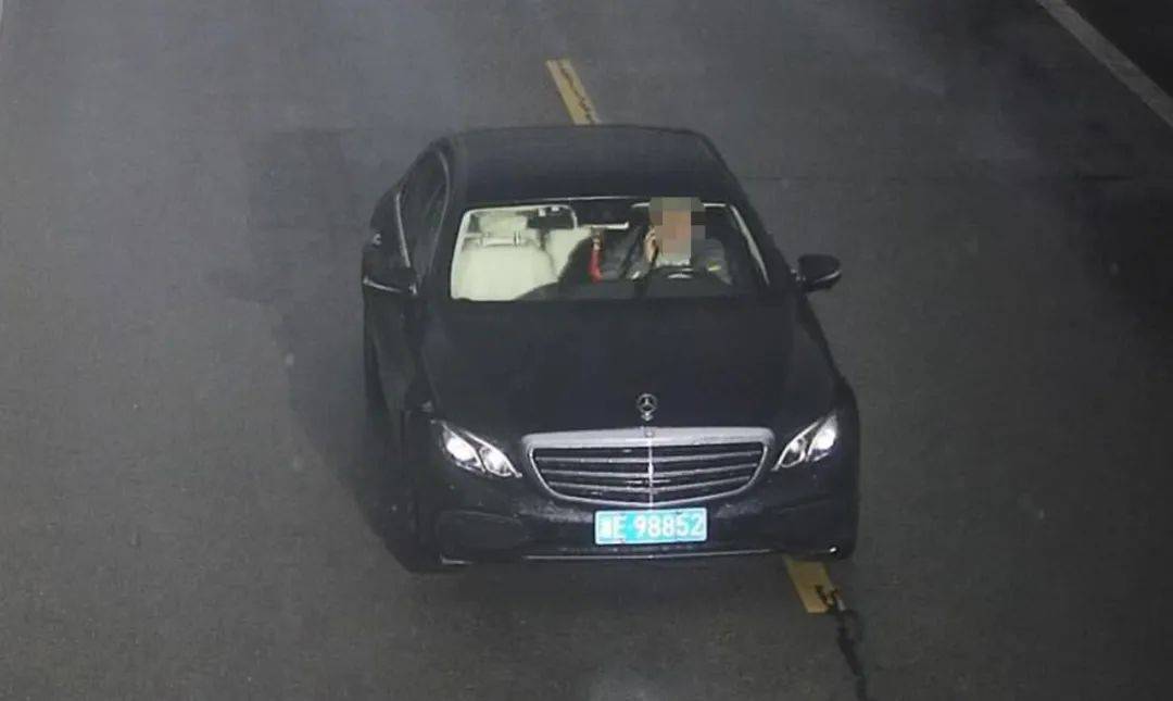 其实,监控很灵的!_违法_地点_车辆
